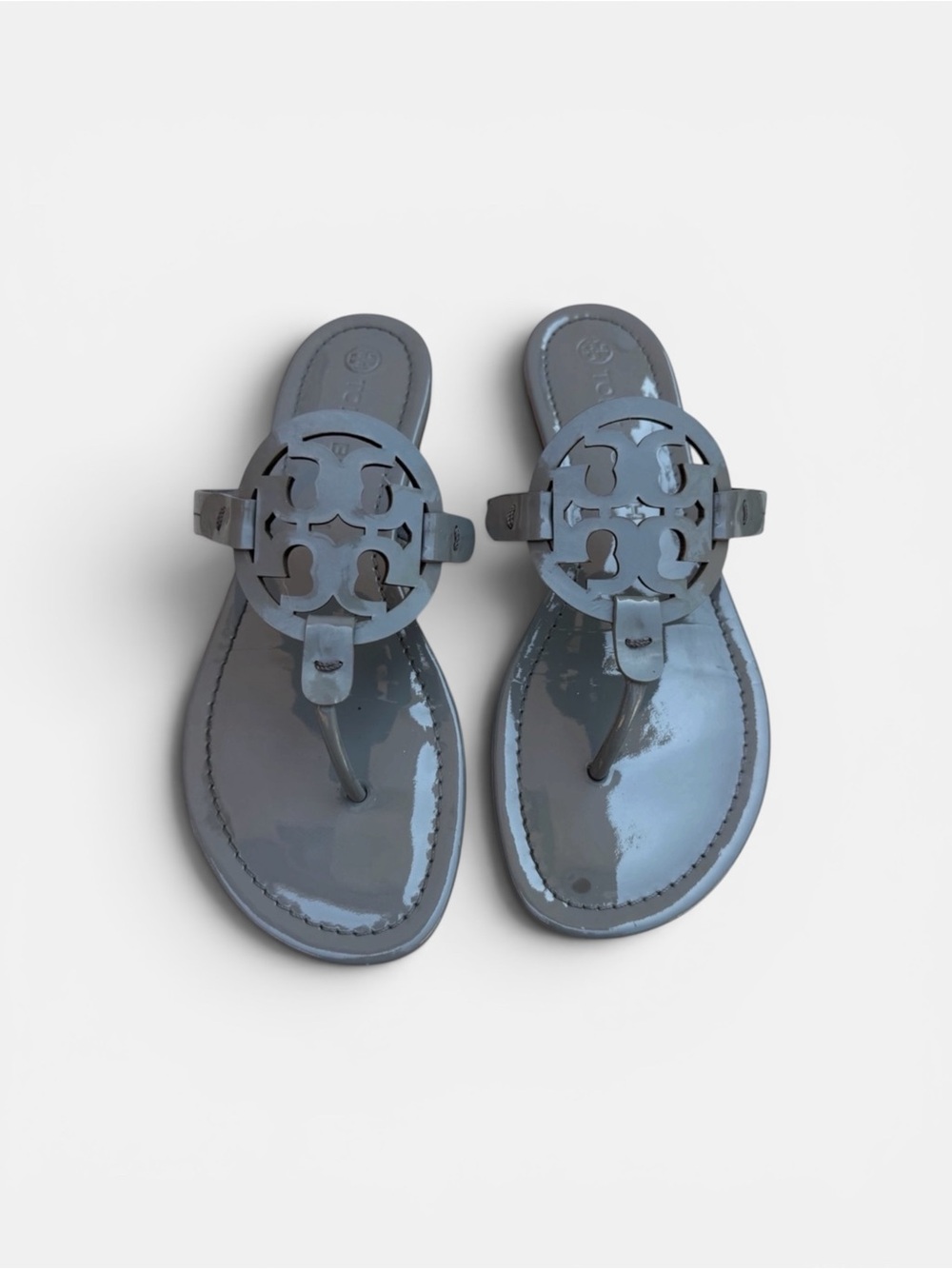 Tory Burch Glossy Gray Miller Logo Thong Sandals - Picture 1 of 11
